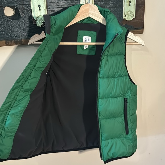 2/$30 GAP Kids Green Primaloft Puffy Vest Size Small - Picture 8 of 14